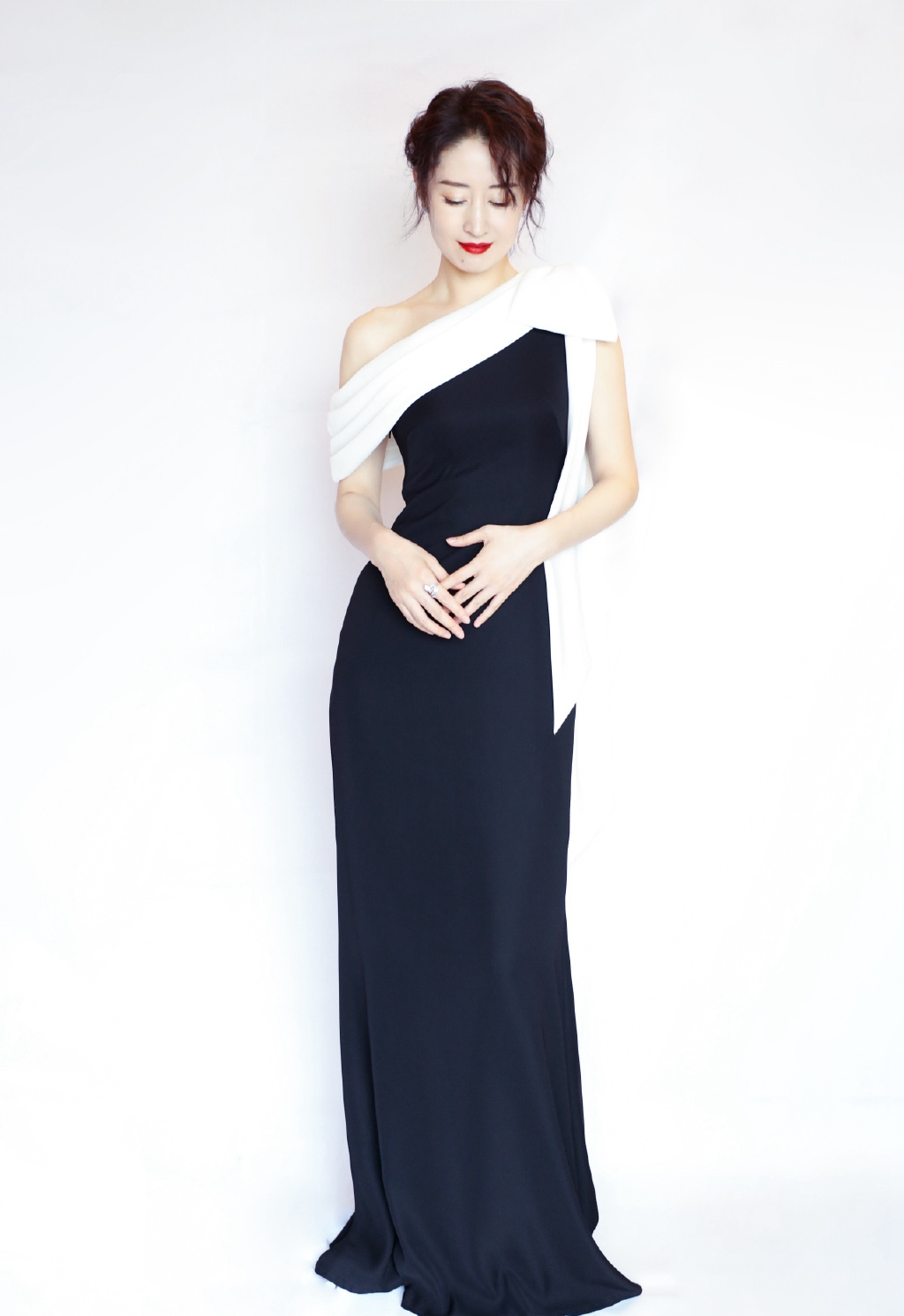 高清湖北武汉影视女演员刘敏涛知性优雅时尚写真高清图片图片