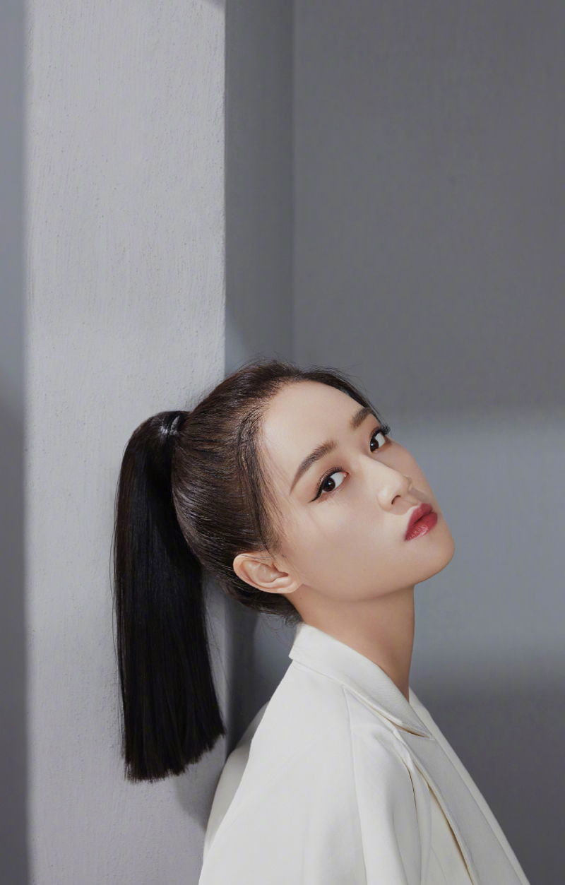 蓝盈莹图片