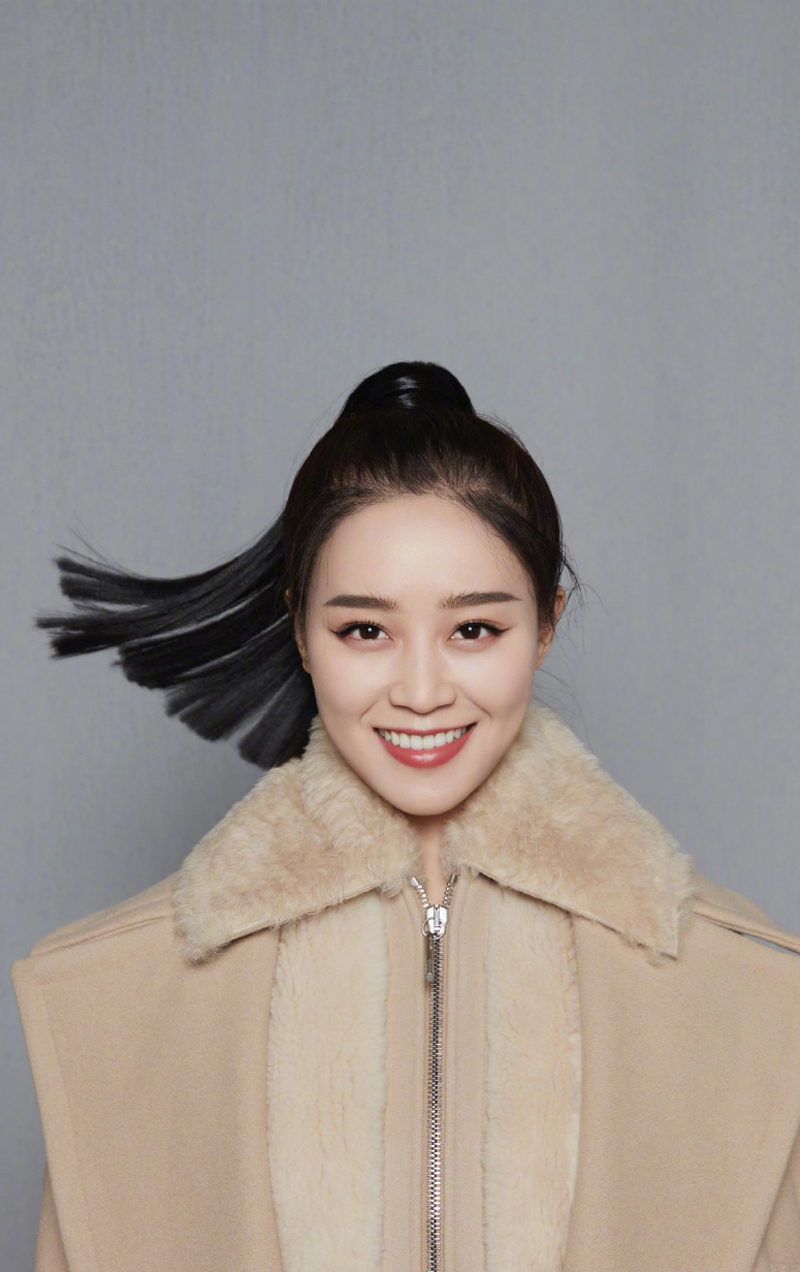 蓝盈莹图片