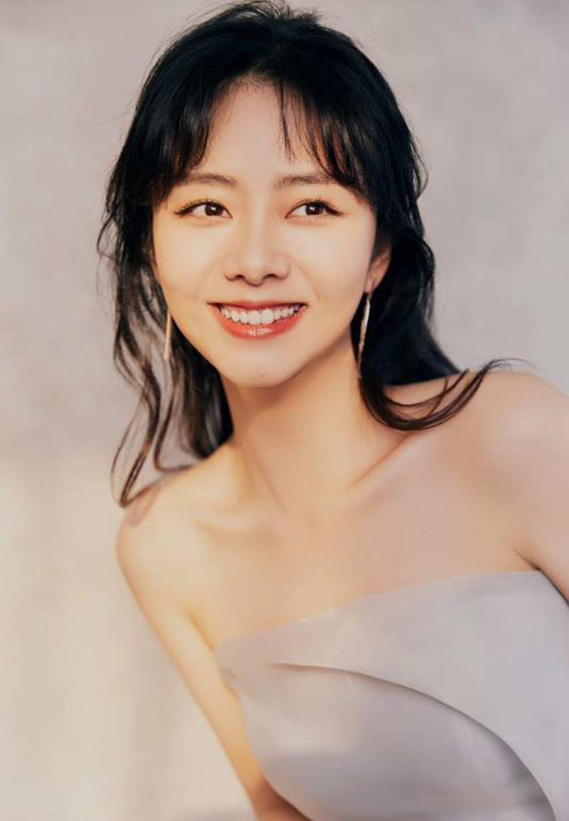 中国内地四川泸州影视女演员可爱女星谭松韵清纯静美写真图片