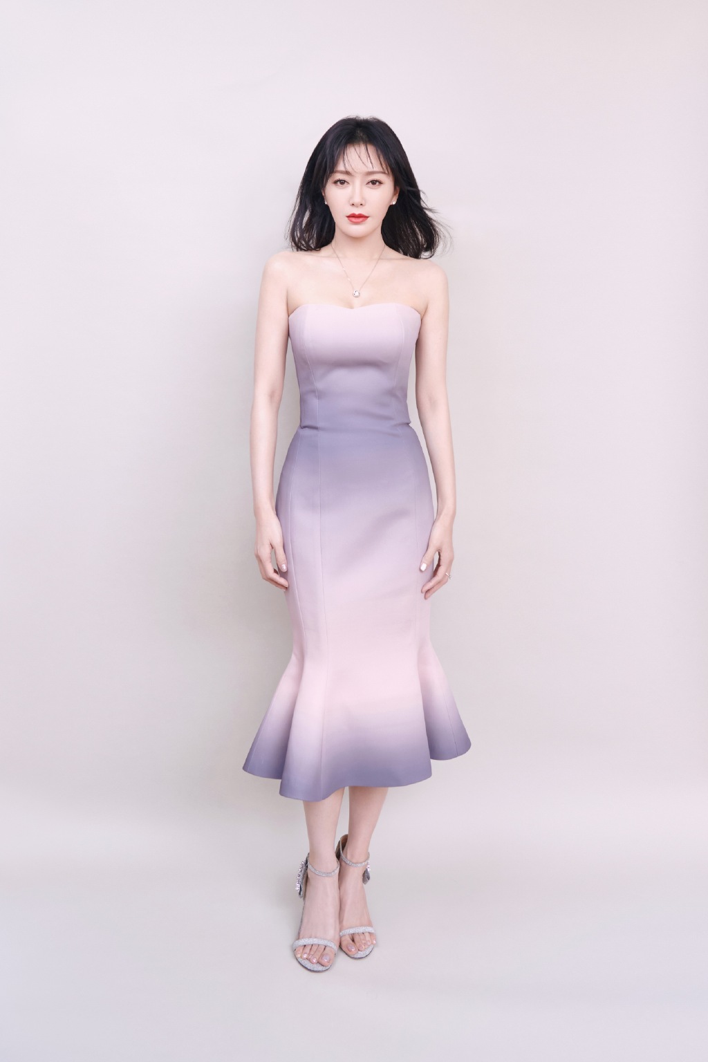 高清中国内地辽宁省沈阳女演员秦岚钻石蓝睫毛魅力性感写真图片