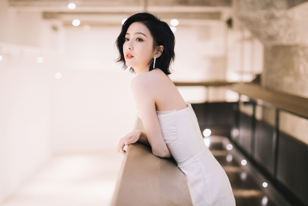 高清中国内地新疆伊犁影视女演员佟丽娅超A性感高清桌面壁纸图片