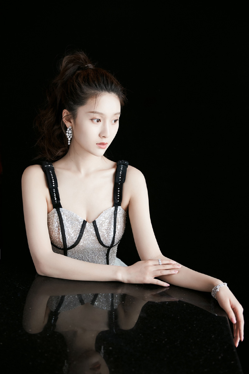 子璇图片