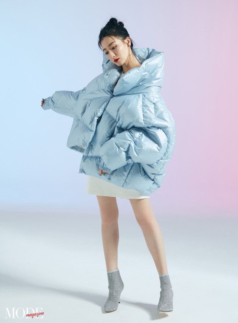 中国内地内蒙古自治区牙克石女演员叶青时尚摩登黑白写真图片图片