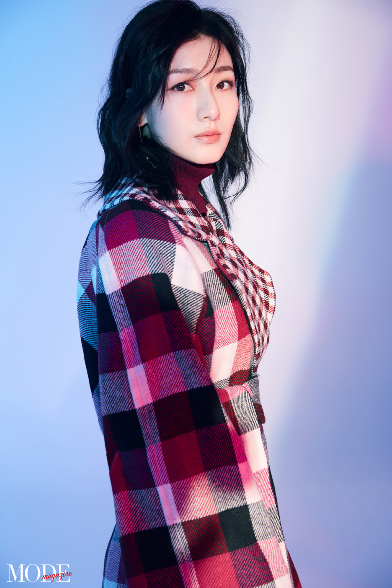 中国内地内蒙古自治区牙克石女演员叶青时尚摩登黑白写真图片图片