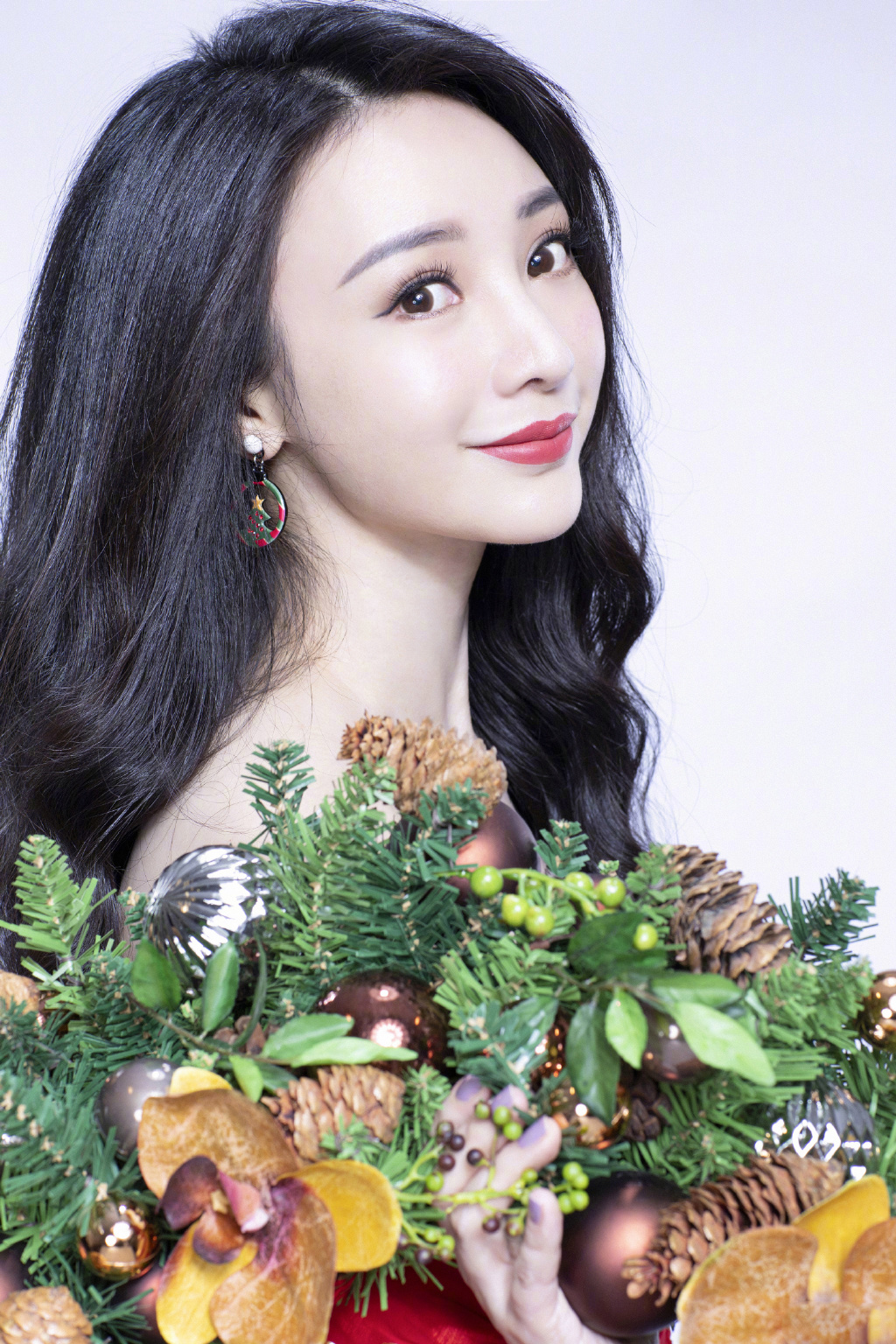 中国内地湖南衡阳女演员柳岩写真电脑桌面壁纸之网络美女图片