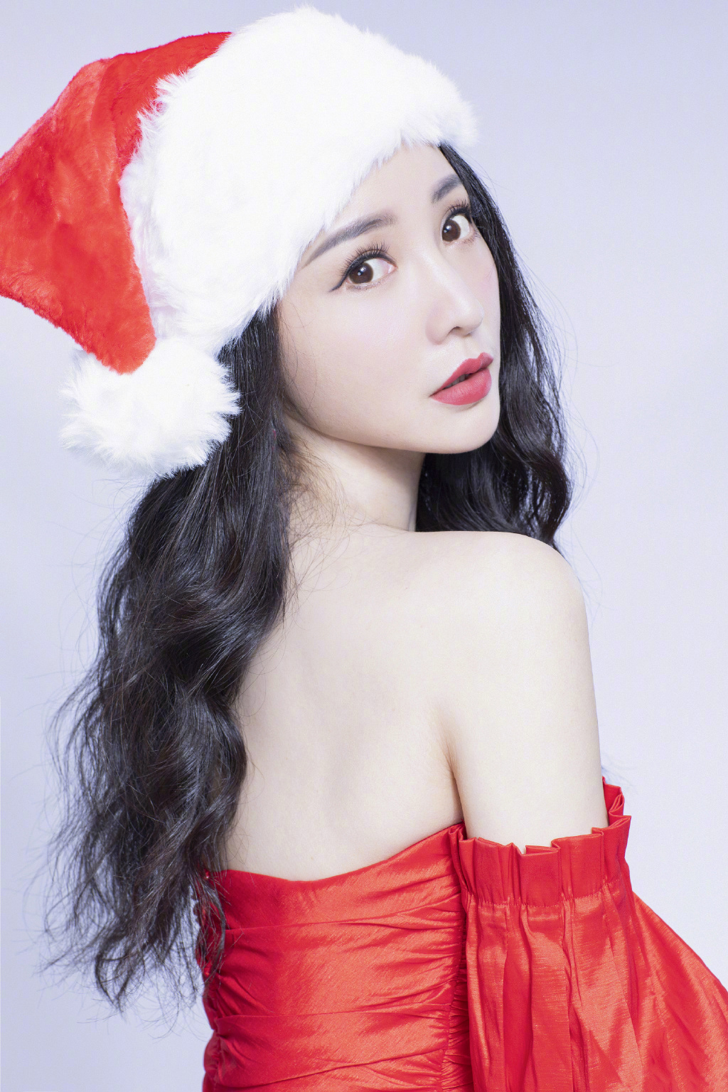 中国内地湖南衡阳女演员柳岩写真电脑桌面壁纸之网络美女图片
