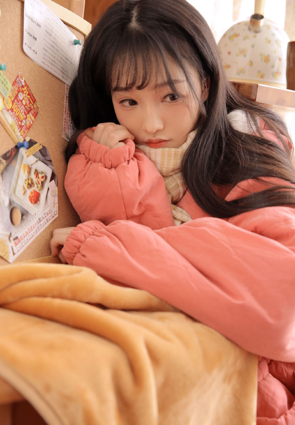 甜美少女开胸大胆诱惑写真图片