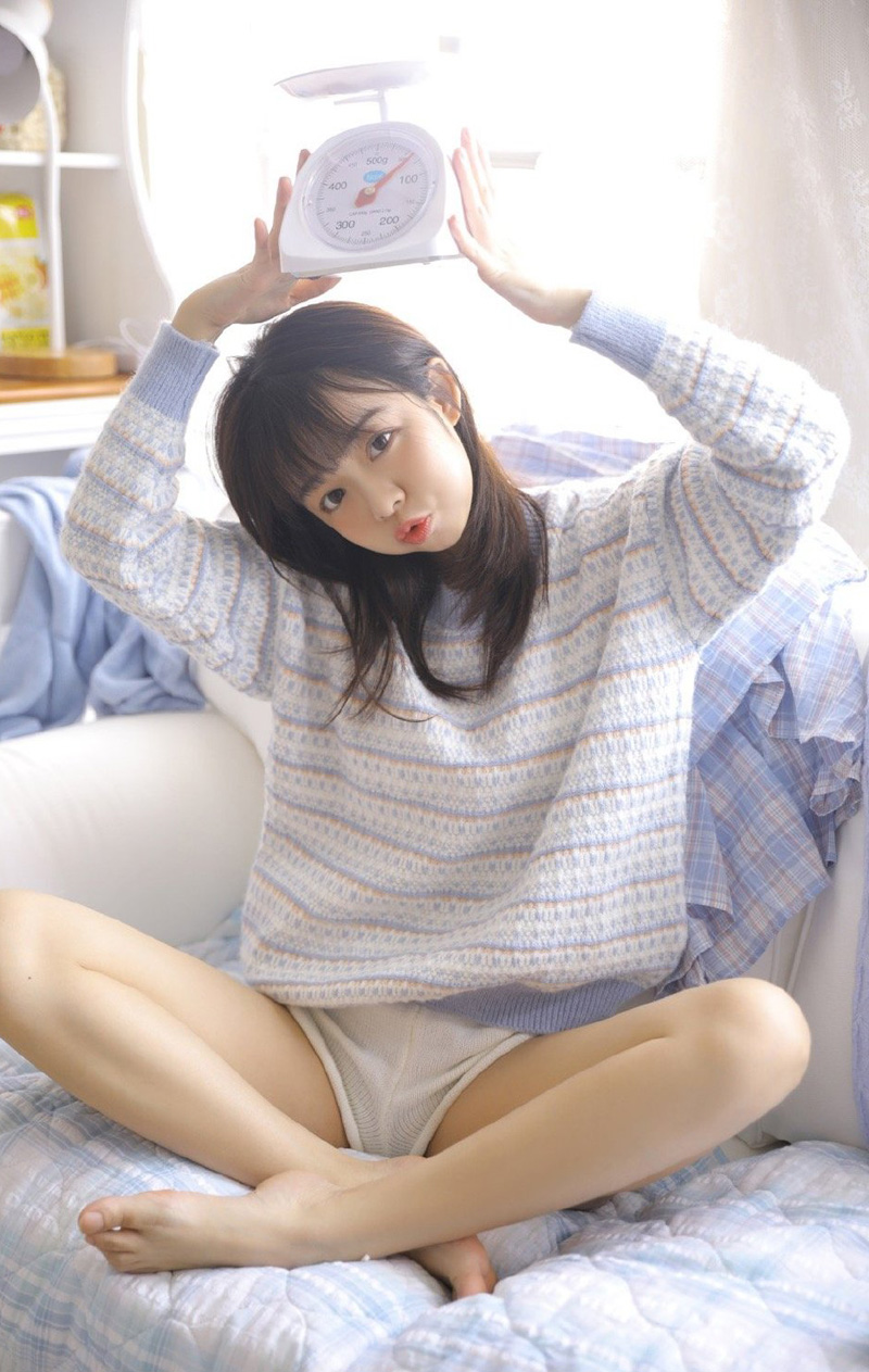 甜美少女开胸大胆诱惑写真图片