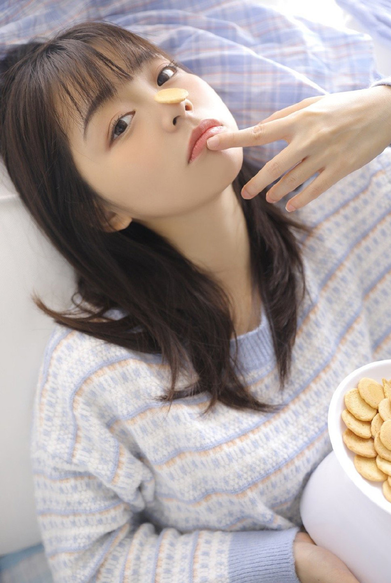 甜美少女开胸大胆诱惑写真图片