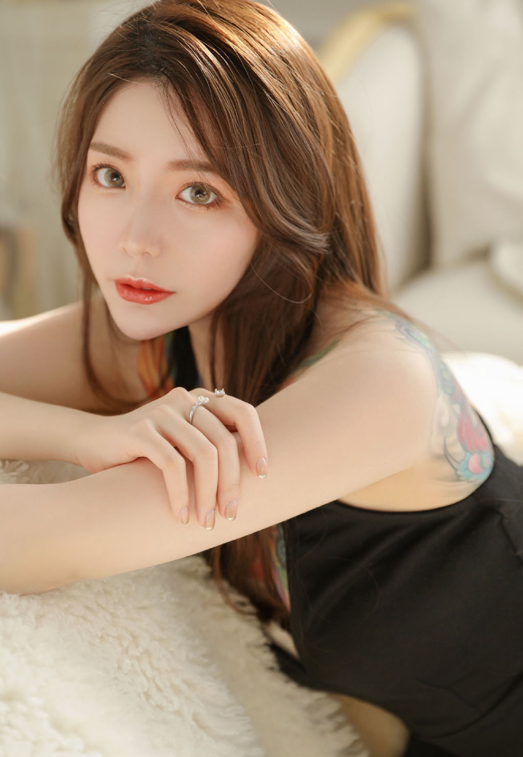 中国内地内蒙古赤峰女演员王珞丹焦糖色甜美写真图片图片