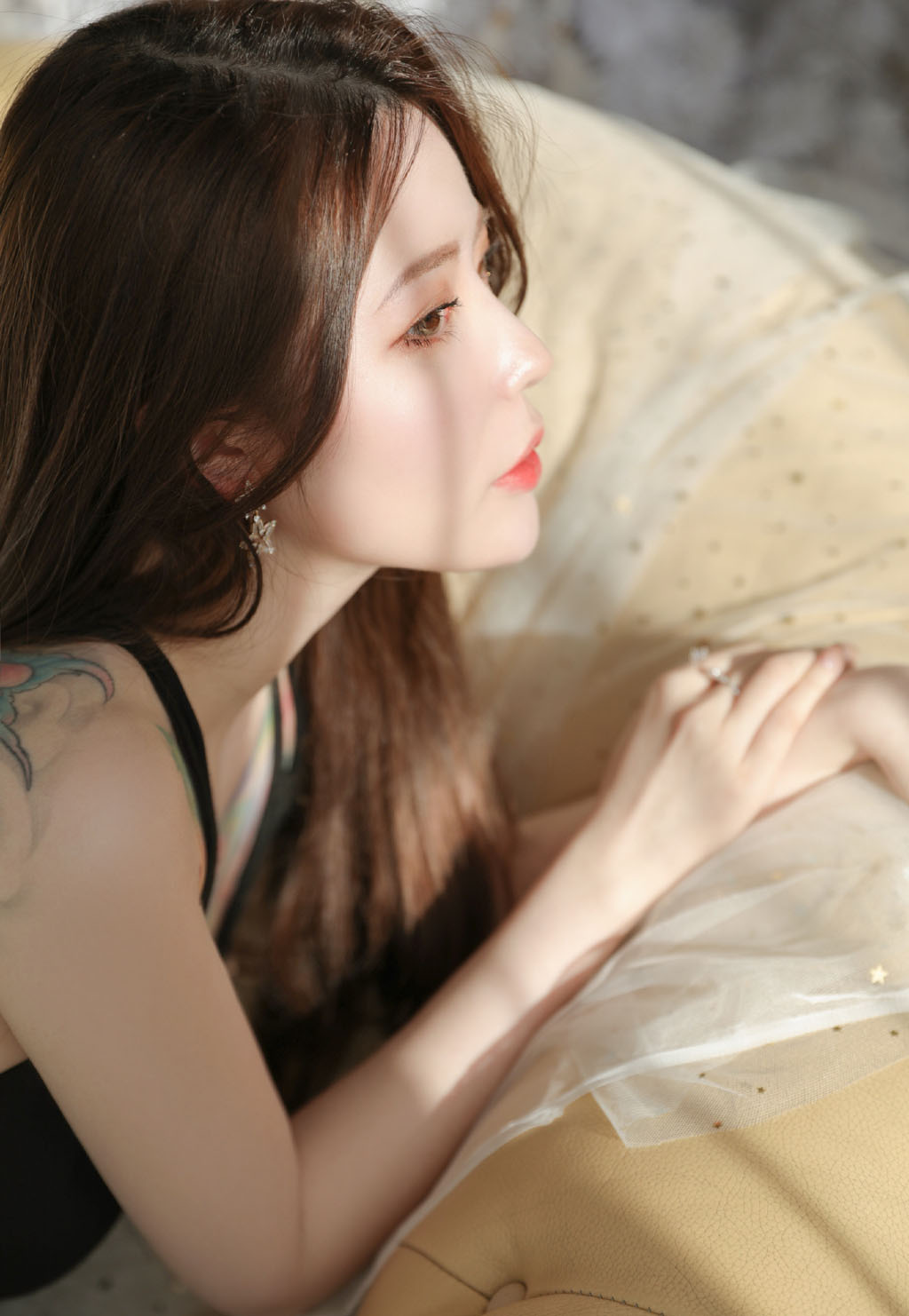 中国内地内蒙古赤峰女演员王珞丹焦糖色甜美写真图片图片