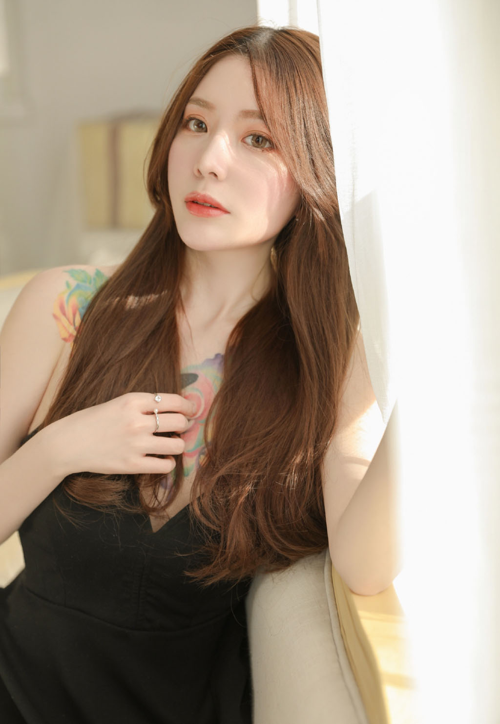 中国内地内蒙古赤峰女演员王珞丹焦糖色甜美写真图片图片