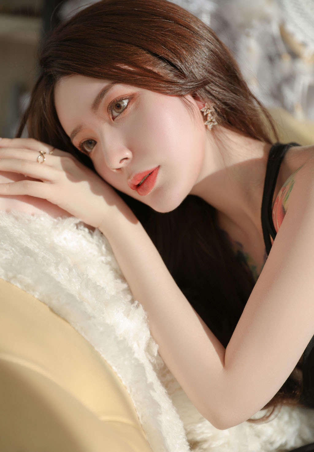 中国内地内蒙古赤峰女演员王珞丹焦糖色甜美写真图片图片