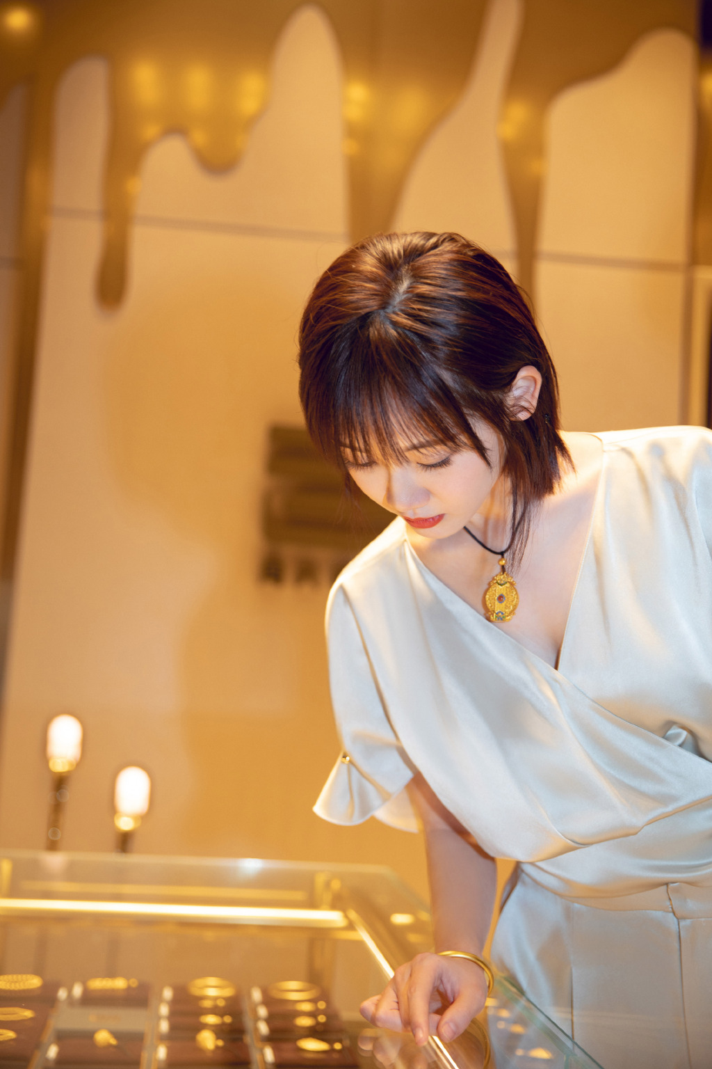 高清中国内地女演员美女苗苗清新甜美写真手机壁纸图片