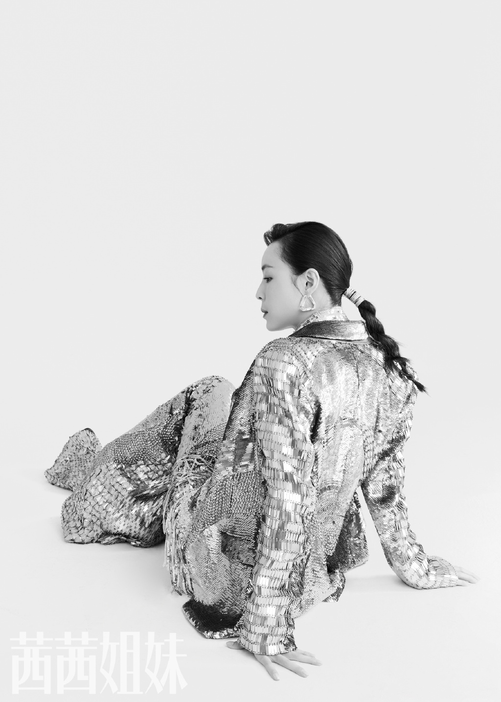 中国内地福建永安女演员张静初红衣造型写真图片：知性优雅图片