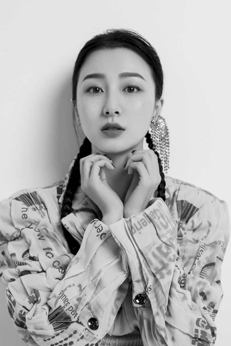 中国内地内蒙古自治区牙克石女演员叶青时尚个性写真图片图片