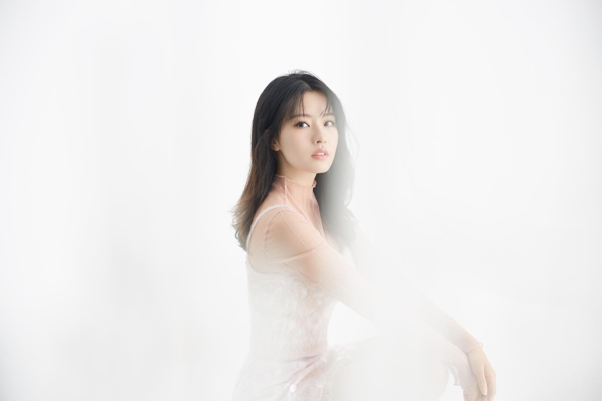 高清台湾女演员陈语安《男人装》性感魅惑写真图片陈语安图片图片