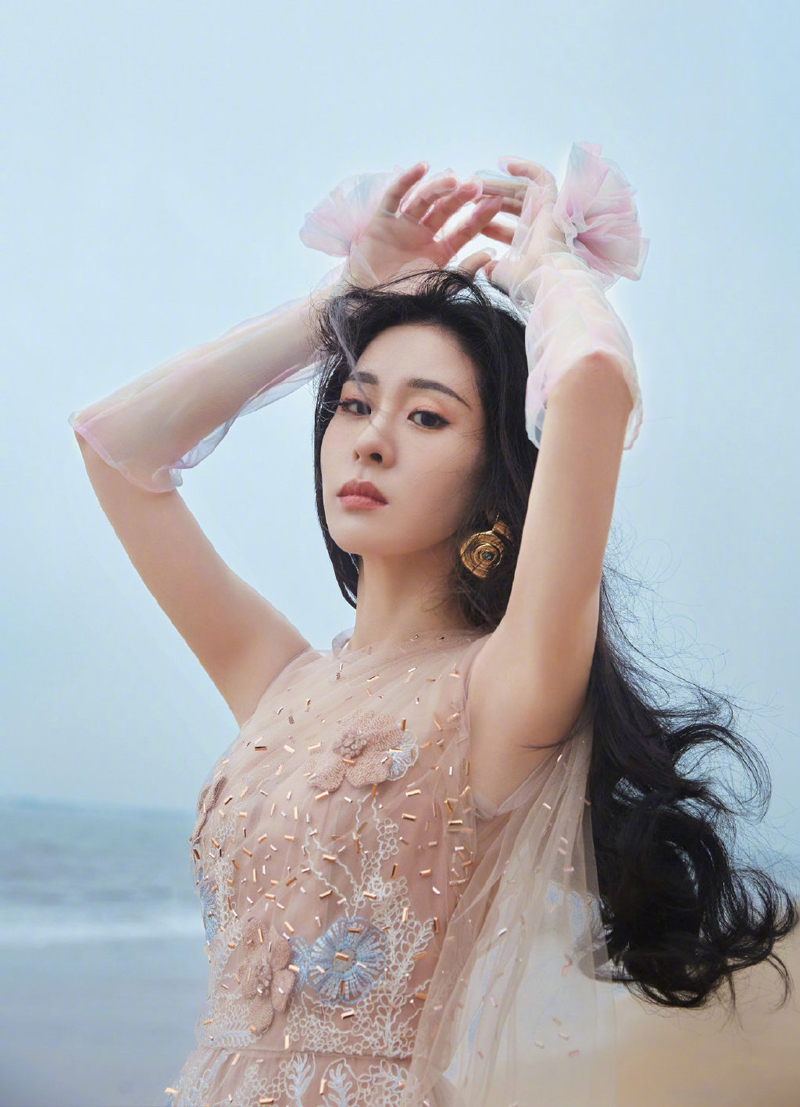 中国大陆天津女歌手张碧晨湖南卫视跨年晚会图片图片 中国大陆天津女歌手张碧晨湖南卫视跨年晚会图片图片