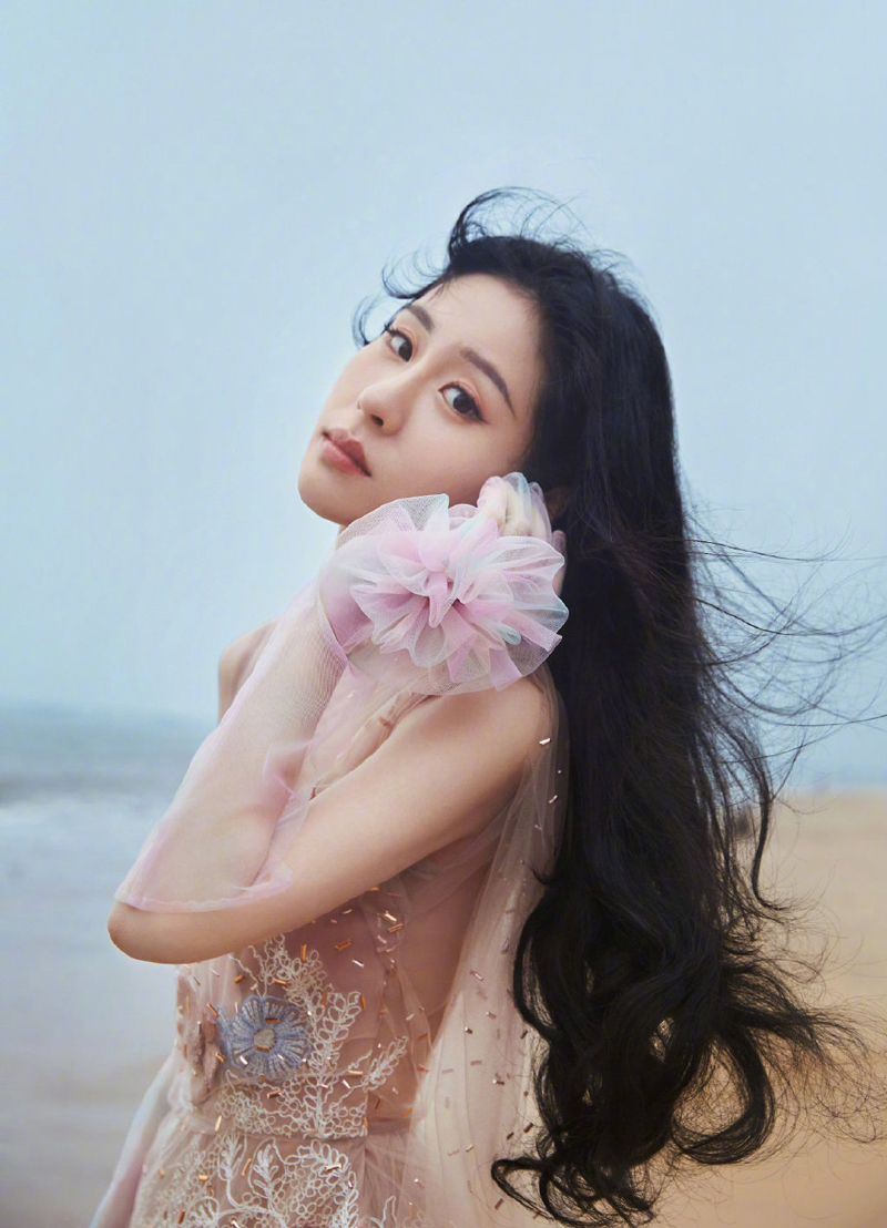 中国大陆天津女歌手张碧晨湖南卫视跨年晚会图片图片 中国大陆天津女歌手张碧晨湖南卫视跨年晚会图片图片