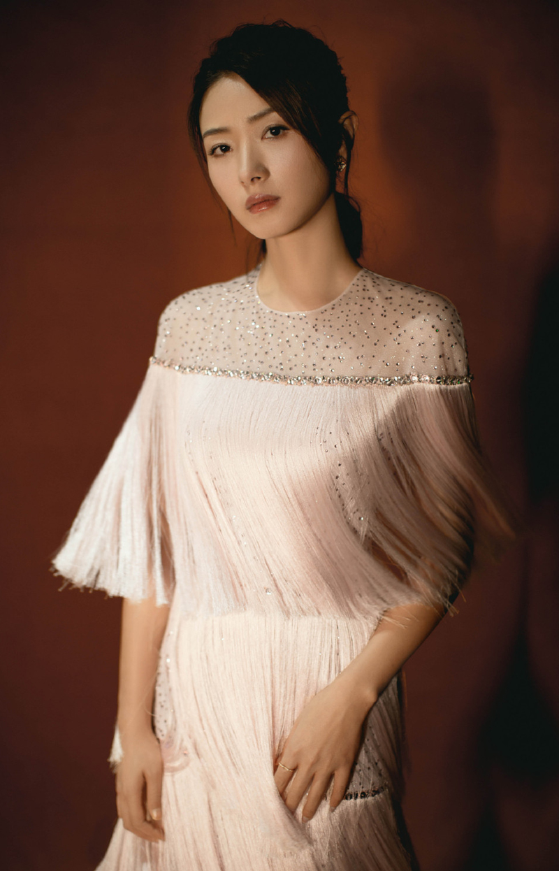 孙俪变冷美人写真烈焰红唇妩媚性感图片