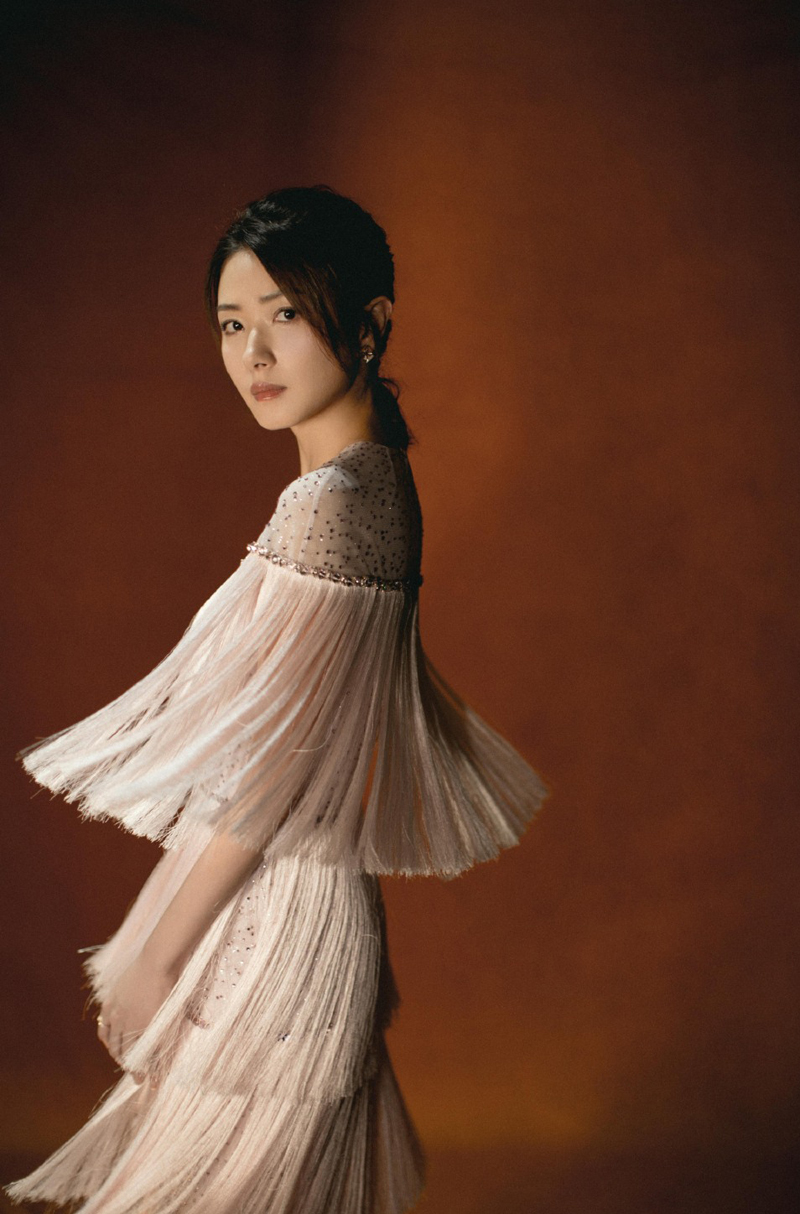 孙俪变冷美人写真烈焰红唇妩媚性感图片