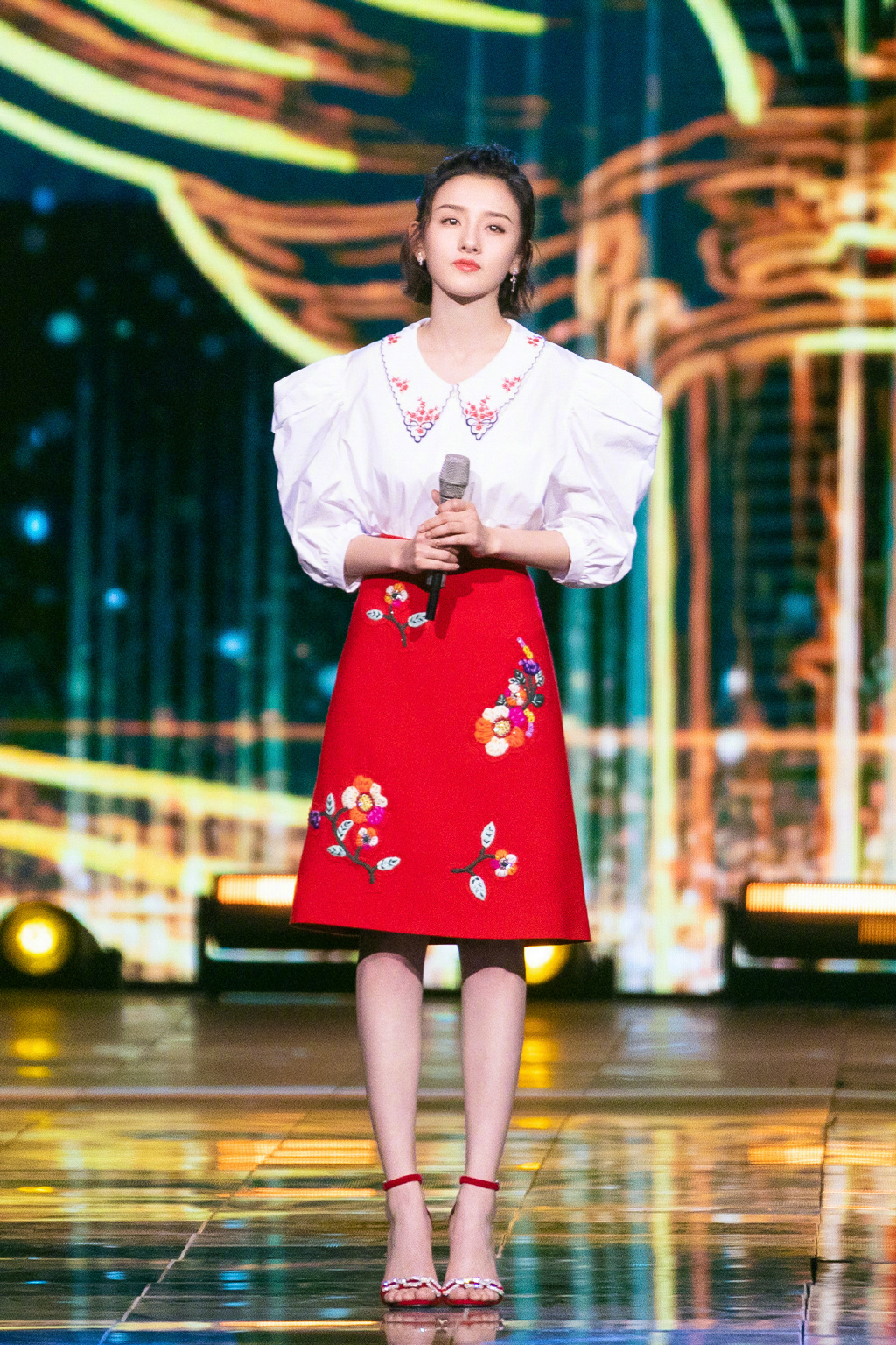 中国北京当代95后女演员小哪吒宋祖儿时尚清新写真桌面壁纸图片 中国北京当代95后女演员小哪吒宋祖儿时尚清新写真桌面壁纸图片