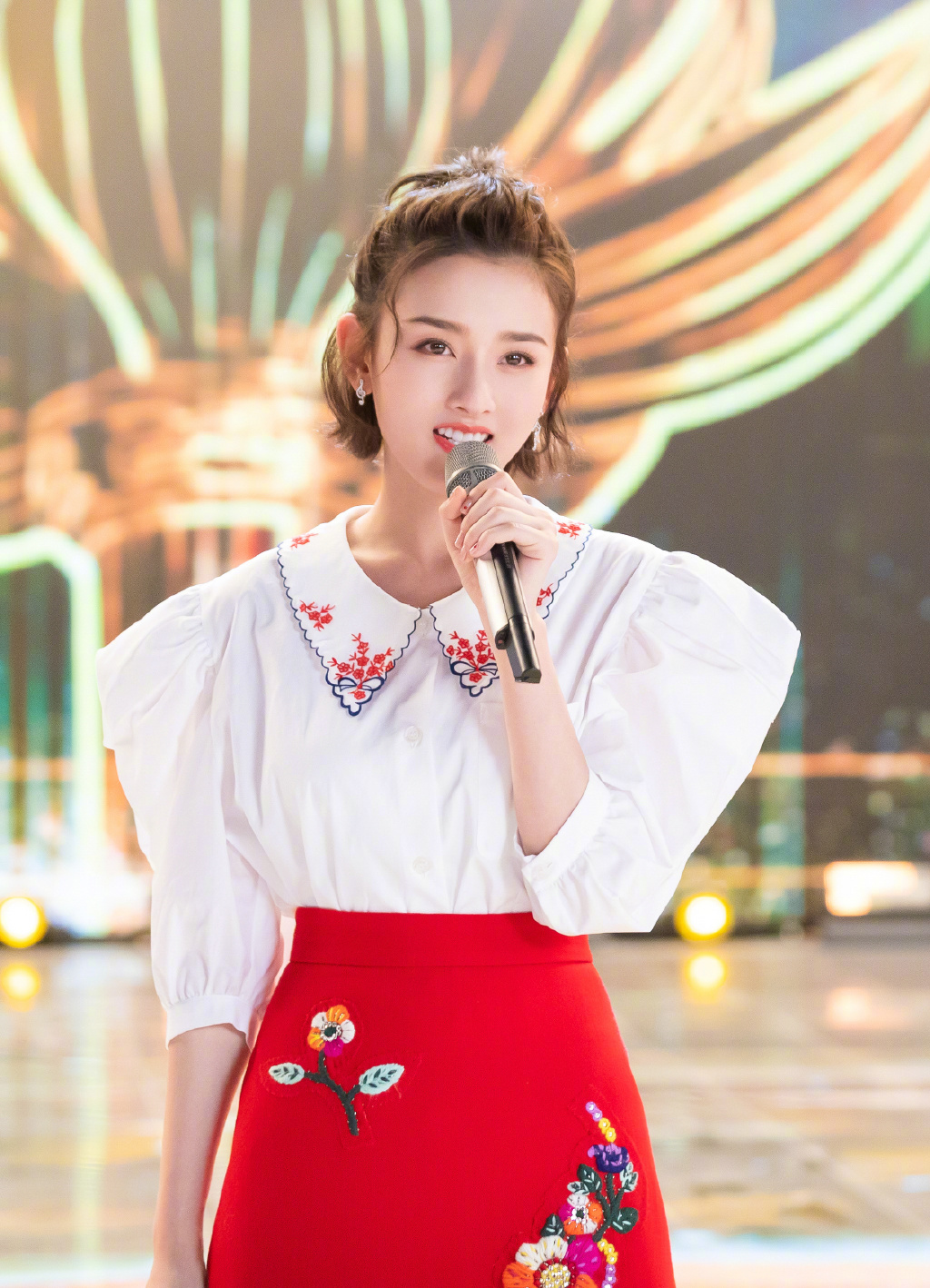 中国北京当代95后女演员小哪吒宋祖儿时尚清新写真桌面壁纸图片 中国北京当代95后女演员小哪吒宋祖儿时尚清新写真桌面壁纸图片