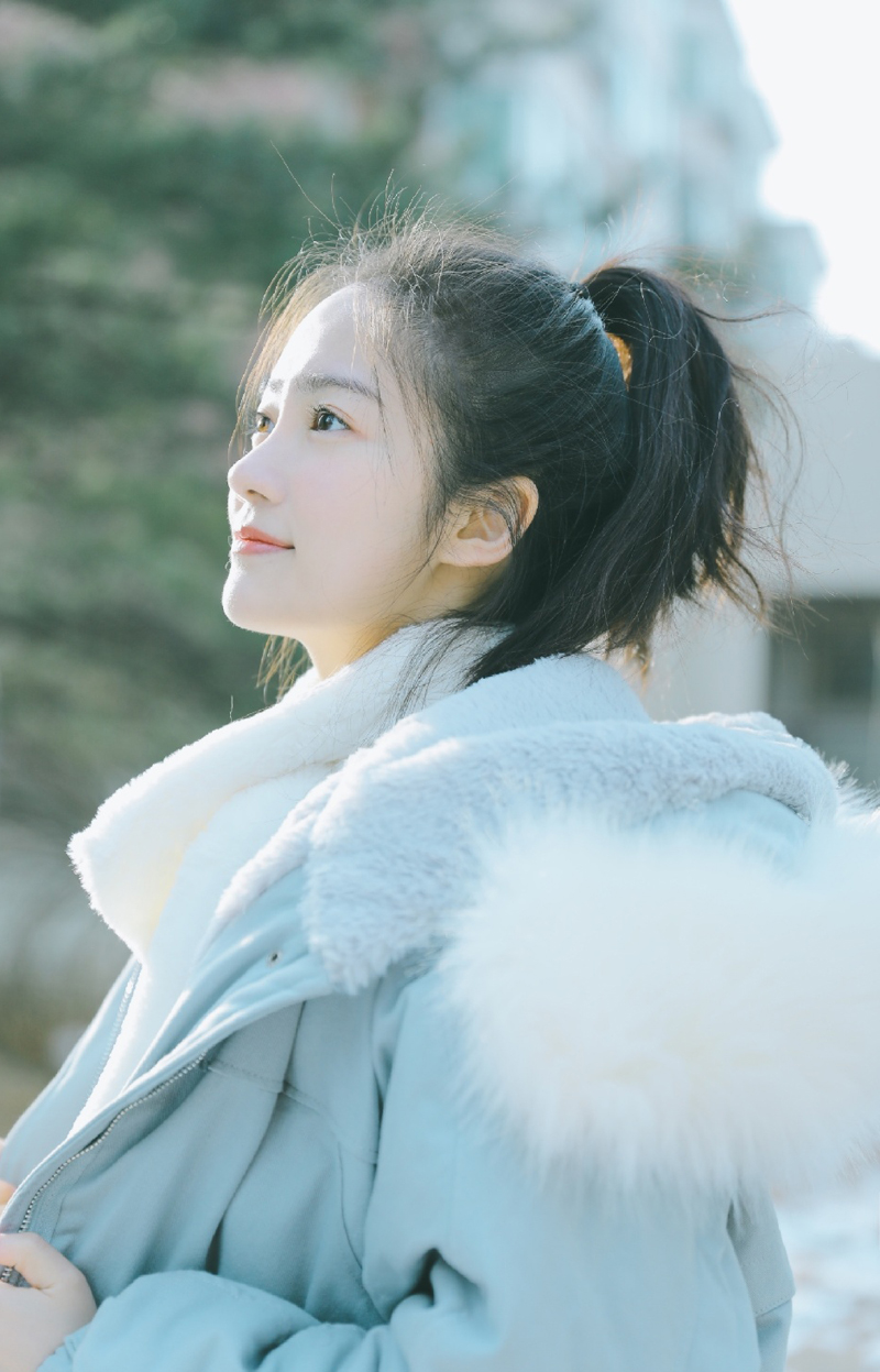 中国内地海市女演员汤梦佳清纯可爱冬日写真图片图片