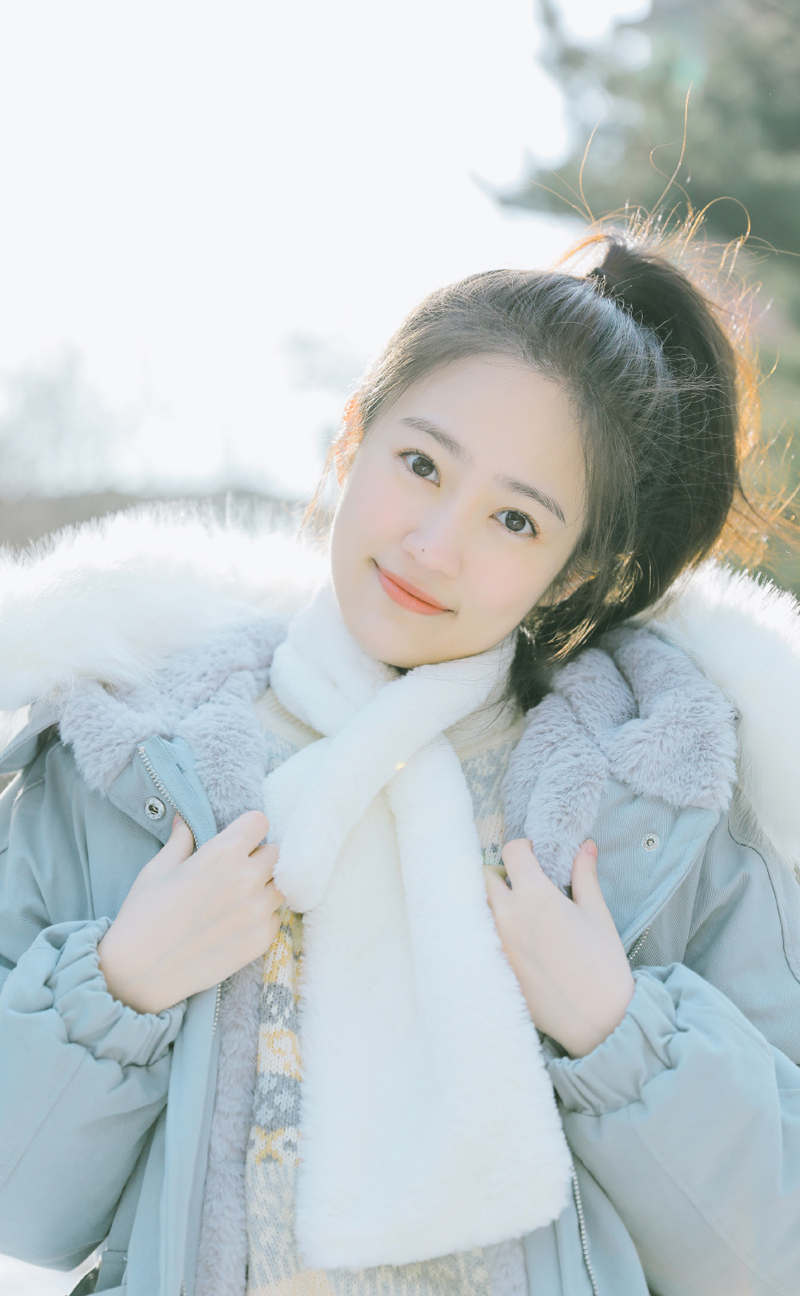 中国内地海市女演员汤梦佳清纯可爱冬日写真图片图片
