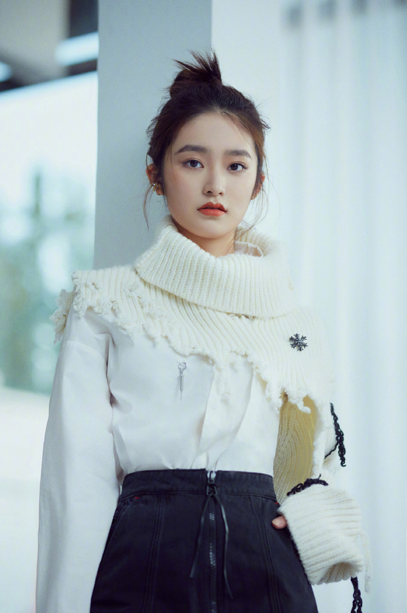 中国内地浙江慈溪女演员柴蔚双马尾可爱俏皮写真图片图片 中国内地浙江慈溪女演员柴蔚双马尾可爱俏皮写真图片图片