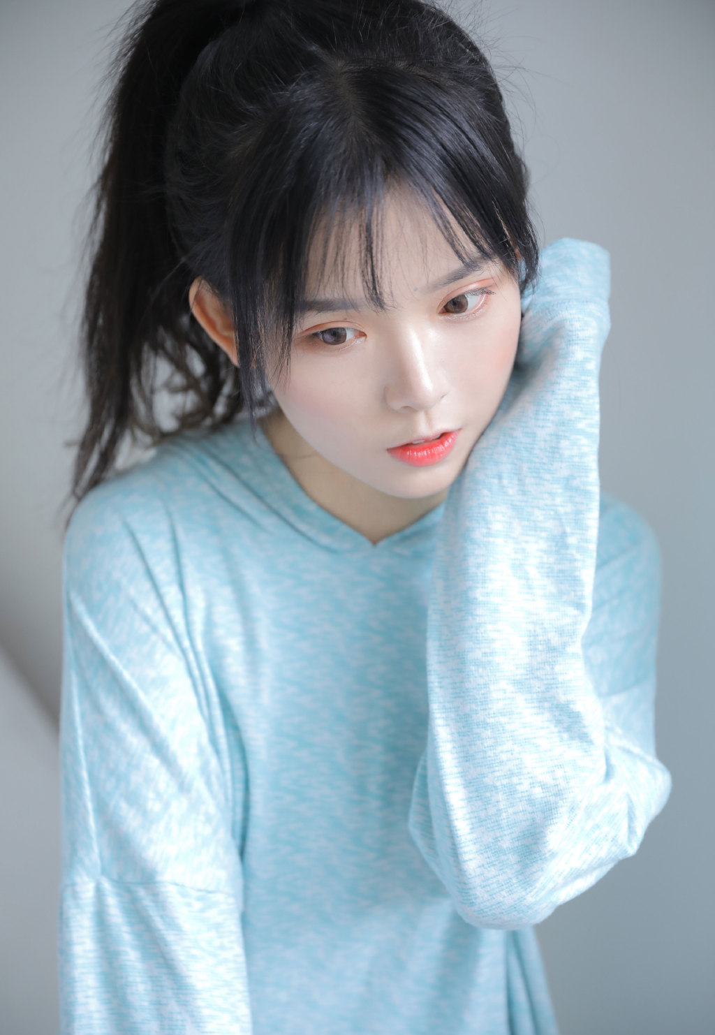 高清清纯床上美女性感细白长直腿美女写真图片 高清清纯床上美女性感细白长直腿美女写真图片