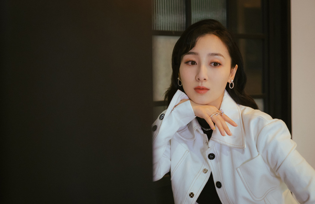 中国内地内蒙古自治区牙克石女演员叶青时尚个性写真图片图片