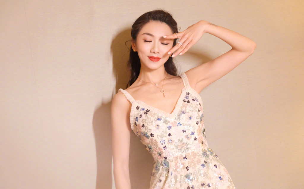 程晓玥图片