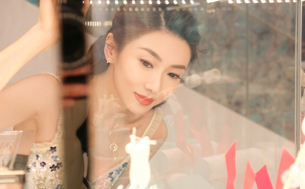 程晓玥图片