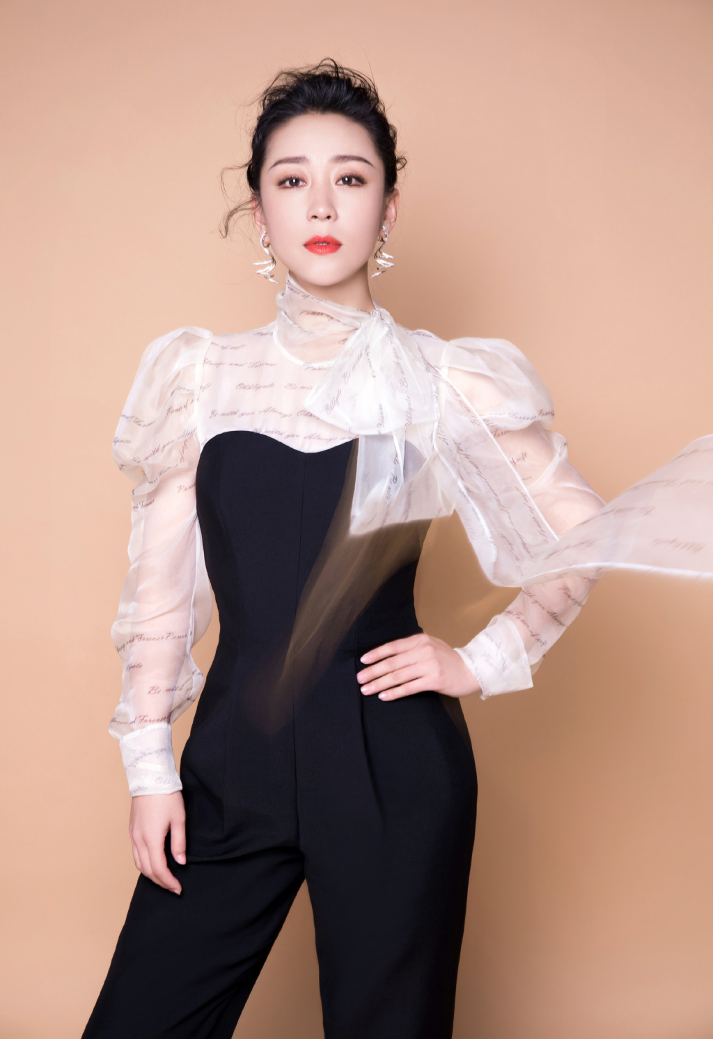 中国内地陕西省西安女演员苗圃性感写真图片图片