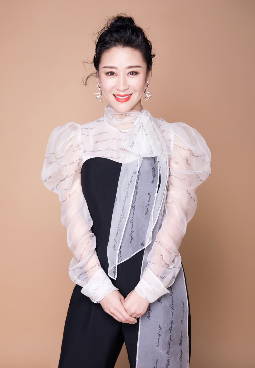 中国内地陕西省西安女演员苗圃优雅知性写真图片图片