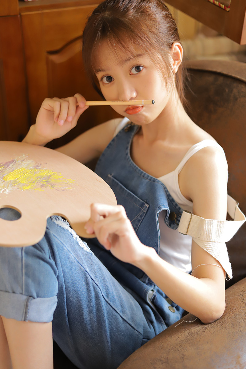 高清吉林美女演员舒畅优雅迷人异国街拍高清图片图片