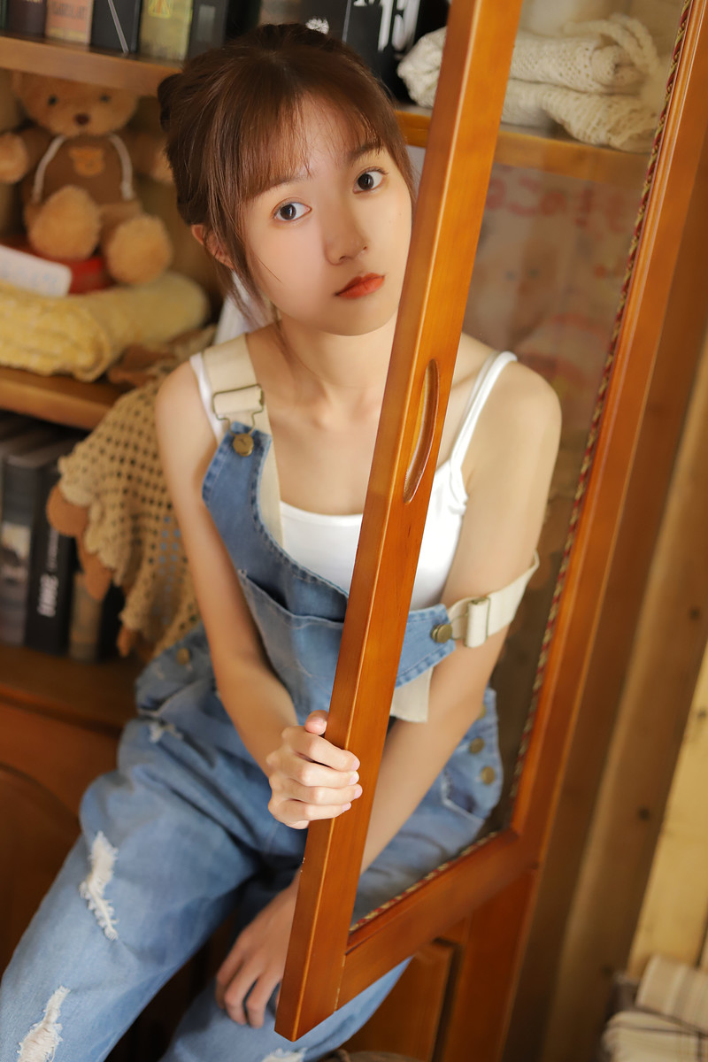 高清吉林美女演员舒畅优雅迷人异国街拍高清图片图片