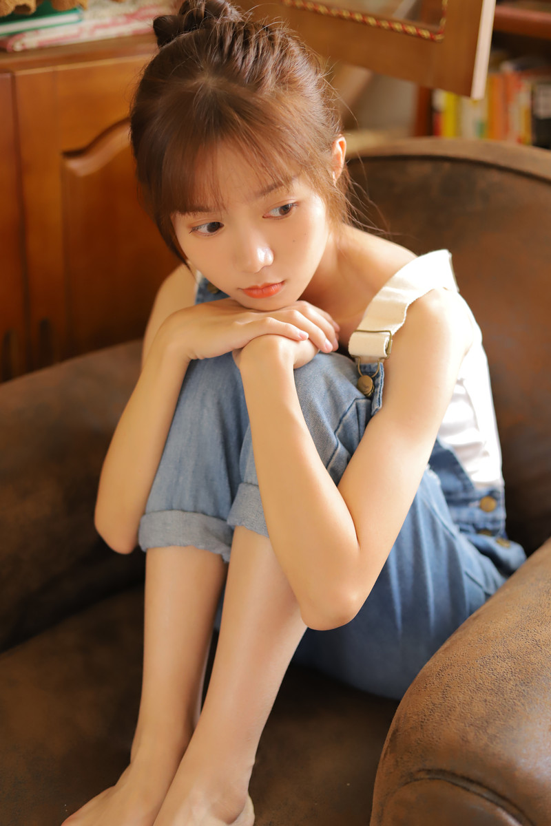 高清吉林美女演员舒畅优雅迷人异国街拍高清图片图片