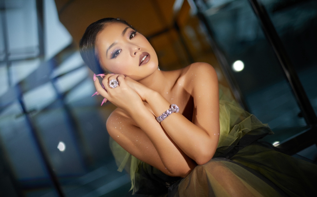 高清上海美女王菊金属光泽闪耀写真图片图片