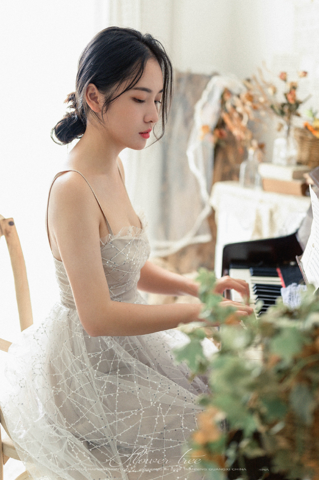 最新推女郎头条女神极品白嫩美女性感丰满诱人写真图片图片
