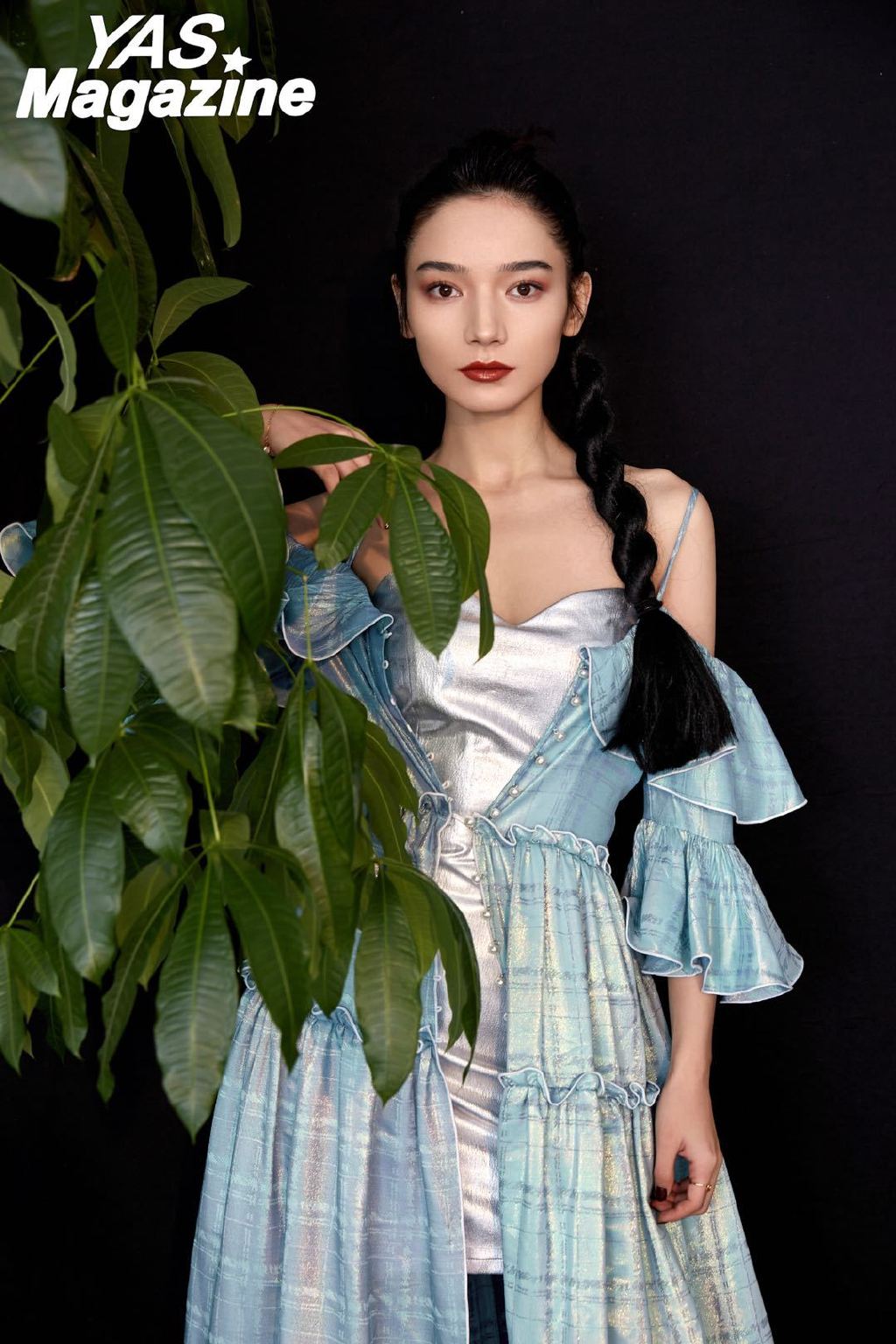 中国内地影视新疆乌鲁木齐女演员代斯开叉礼服性感写真图片图片