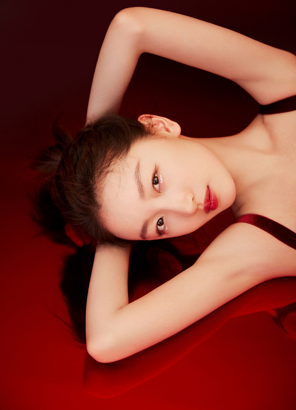 高清中国内地影视河北省石家庄女演员周冬雨百变造型时尚杂志写真图片壁纸图片
