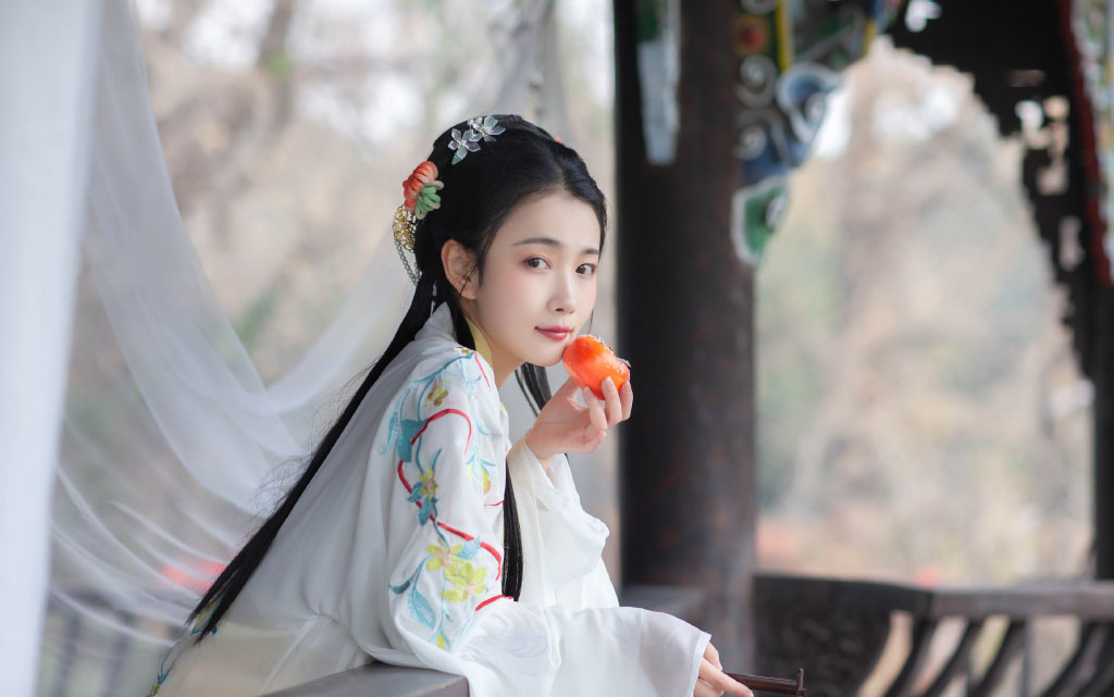 古风汉服美女唯美户外美女摄影写真图片