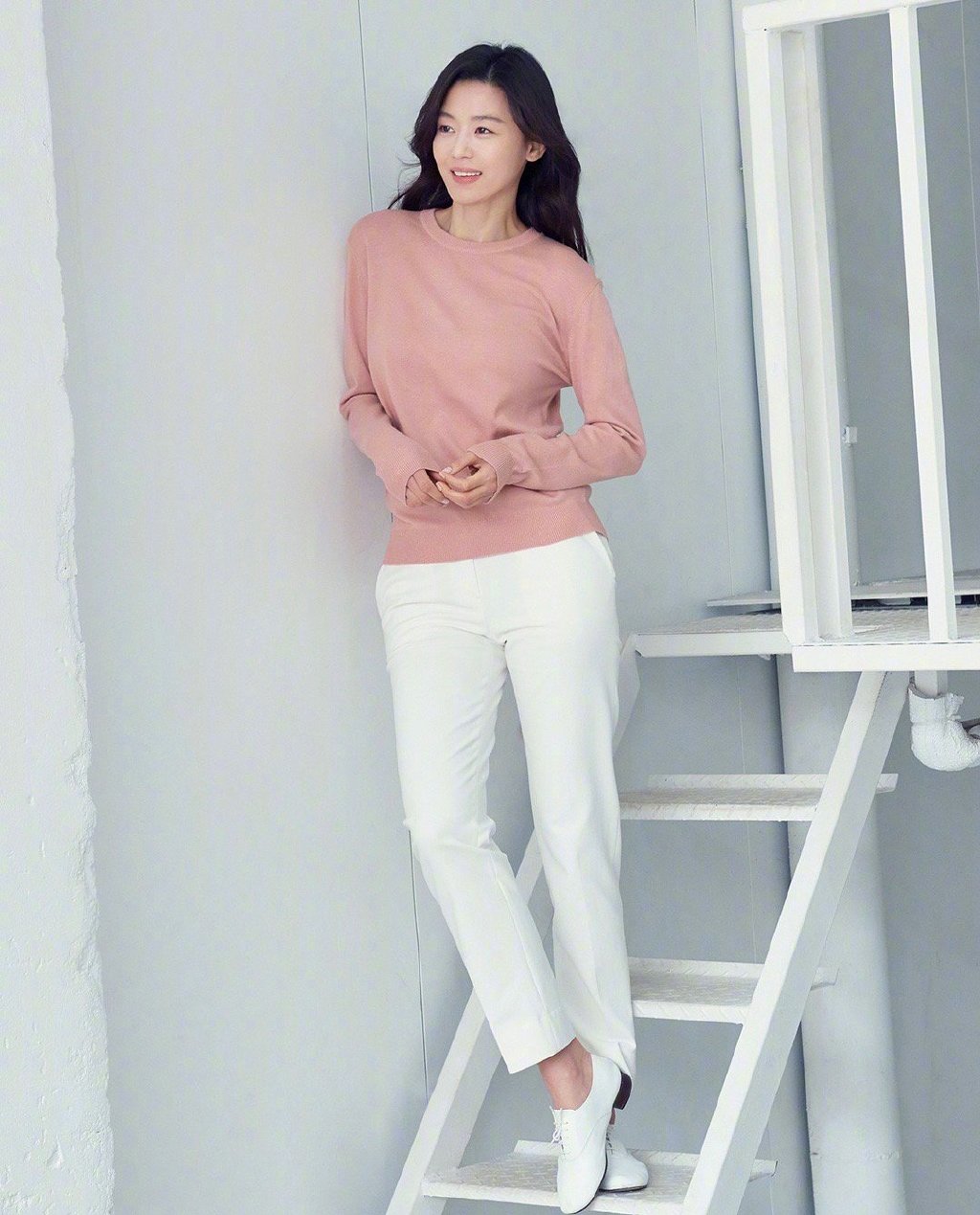 韩国首尔女演员来自星星的你女神全智贤写真图片图片