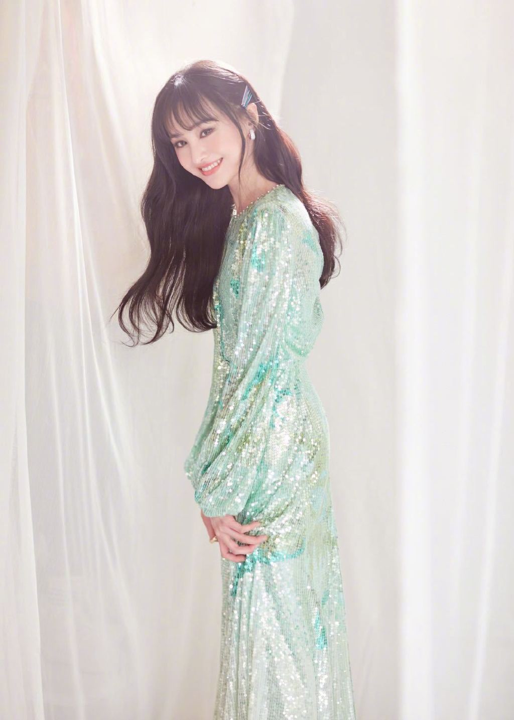 高清中国内地女演员郑爽《我在颐和园等你》灵动剧照图片图片