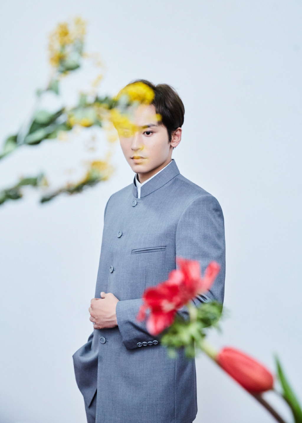 中国内地演员江西新余张哲瀚微博之夜帅气写真图片图片