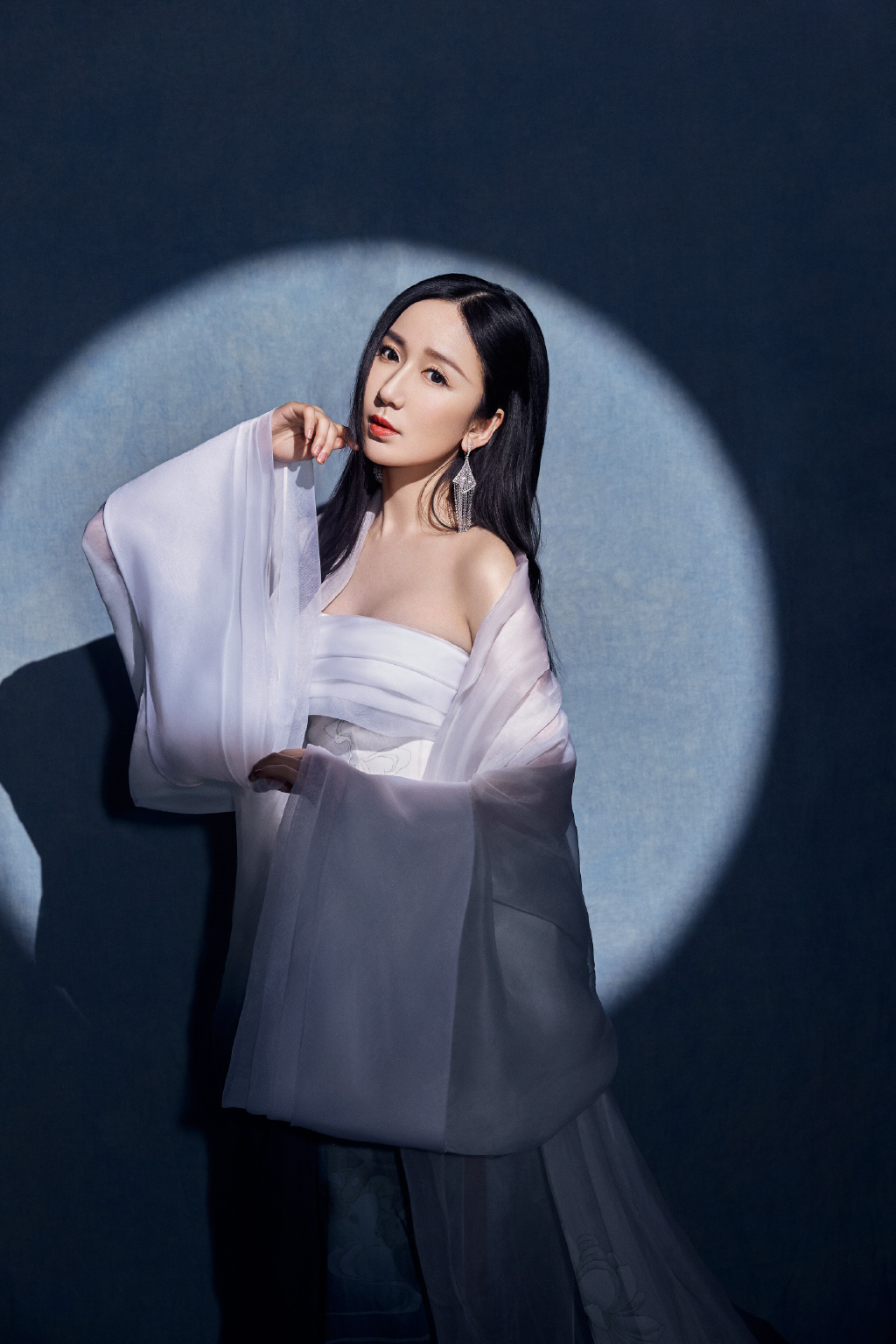 高清中国内地美女虞书欣甜美运动风写真图片图片