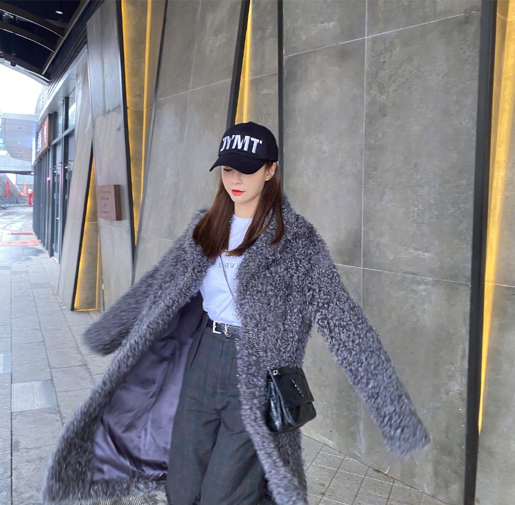 高清湖南省湘西吉首市美女沈梦辰背带裙娃娃衫甜美写真图片 高清湖南省湘西吉首市美女沈梦辰背带裙娃娃衫甜美写真图片